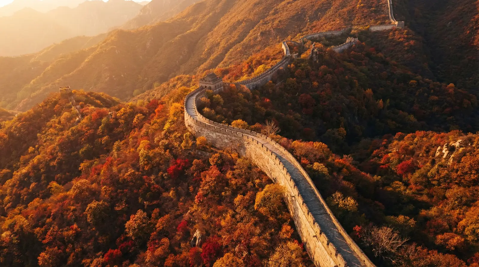 红桃苹果版 秋日长城航拍全景